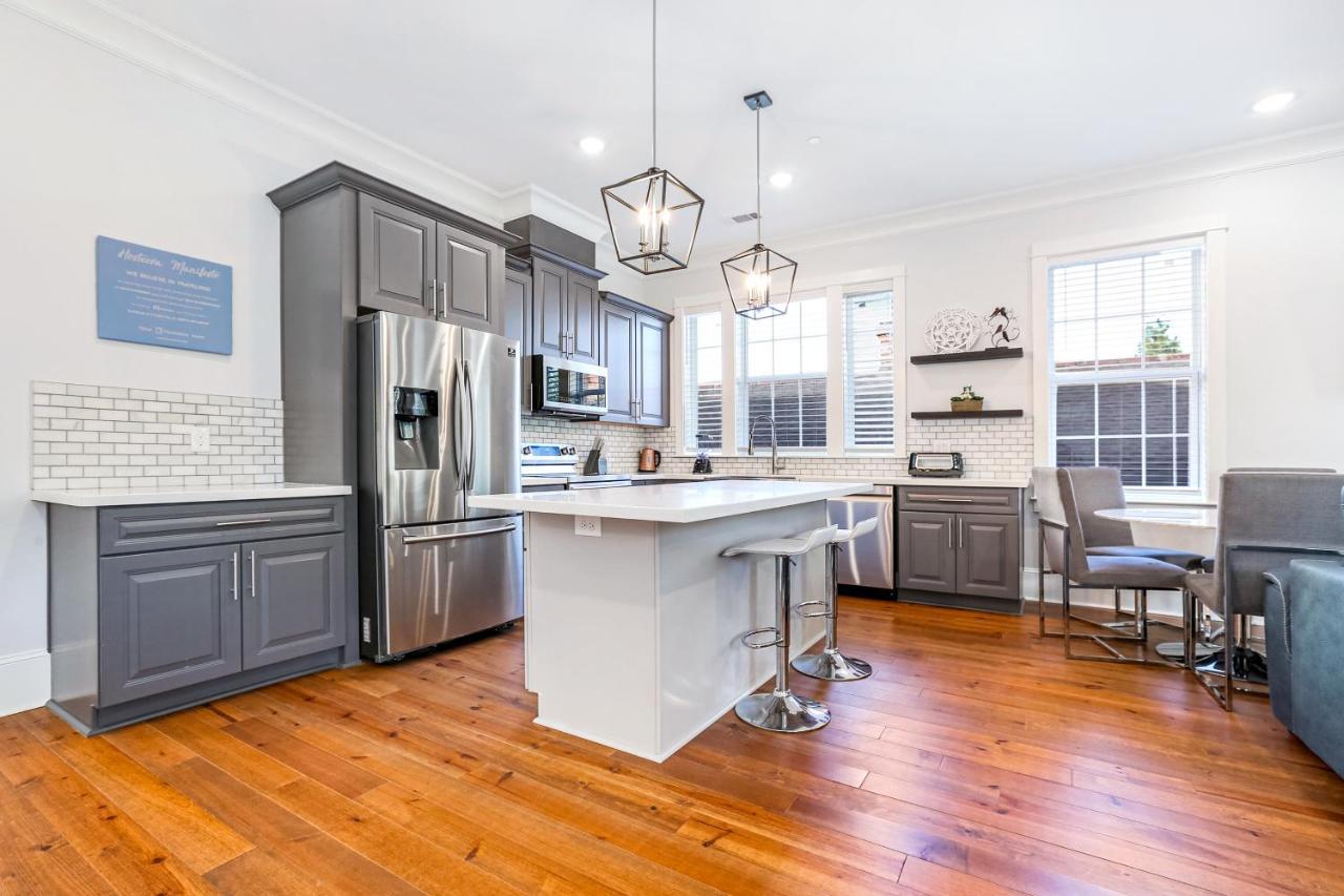Hosteeva Chic Urban Retreat W Pool Steps To St Charles Ave And Near Bourbon St Apartment New Orleans Bagian luar foto