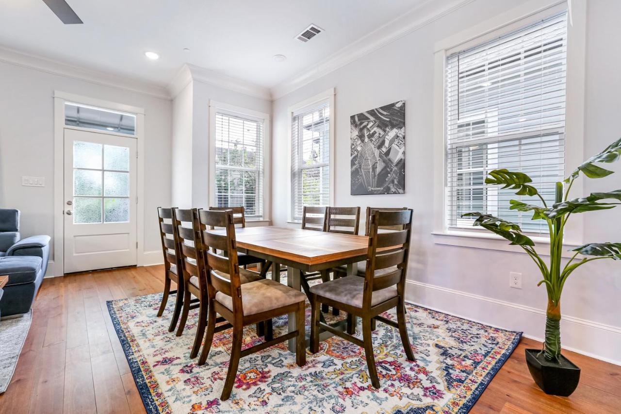 Hosteeva Chic Urban Retreat W Pool Steps To St Charles Ave And Near Bourbon St Apartment New Orleans Bagian luar foto