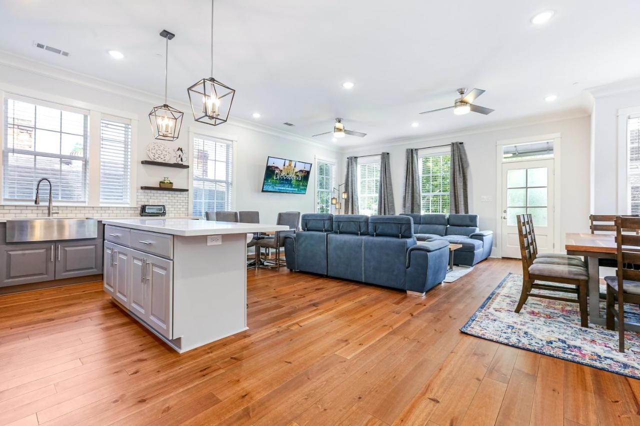 Hosteeva Chic Urban Retreat W Pool Steps To St Charles Ave And Near Bourbon St Apartment New Orleans Bagian luar foto