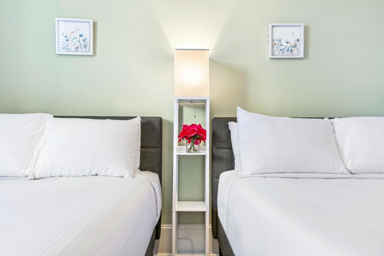 Hosteeva Chic Urban Retreat W Pool Steps To St Charles Ave And Near Bourbon St Apartment New Orleans Bagian luar foto